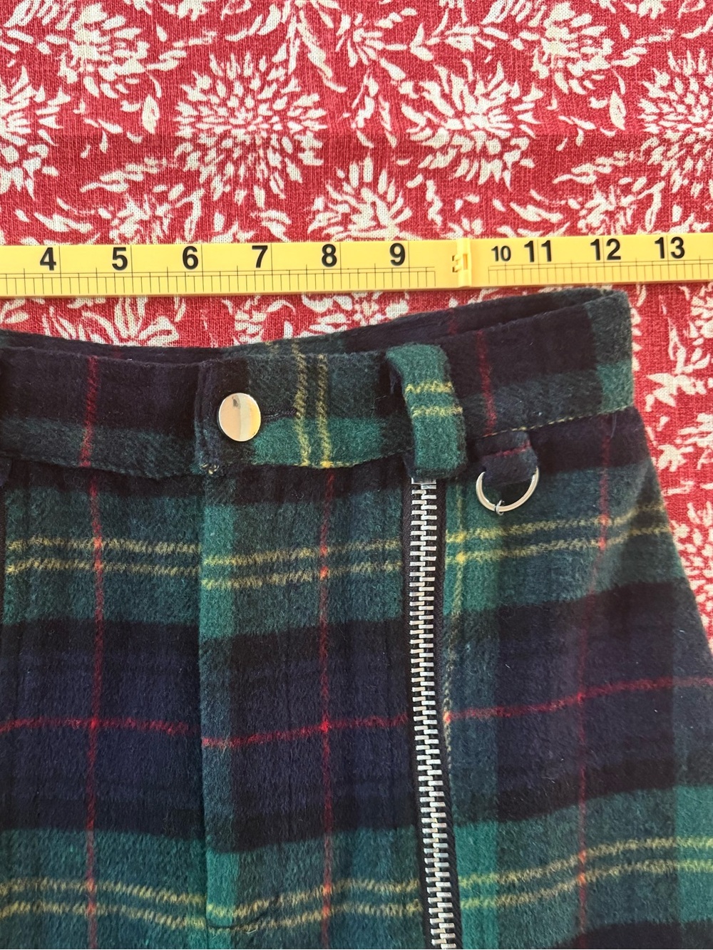 Women’s Tunnel Vision Weetzie Zip-Pleat Plaid Mini Skirt, Size XS - Picture 4 of 6